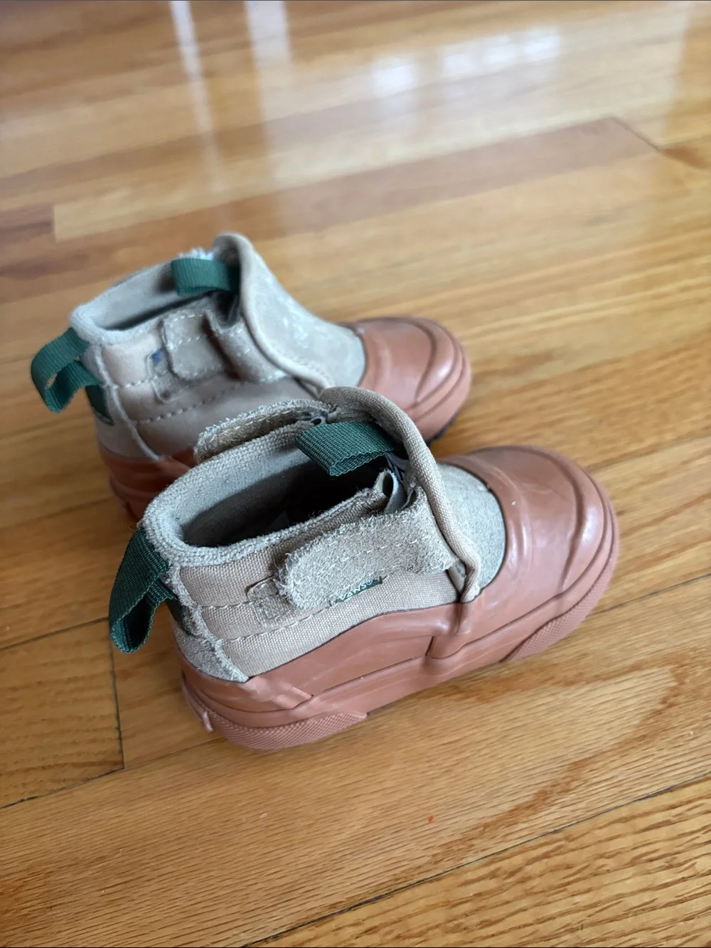Vans Kids Brown & Tan Waterproof Slip-On Rain Boots